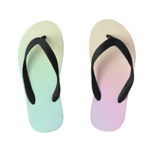 Name Skripttext Med Gradient Ombre Rainbow Kinderbadesandalen