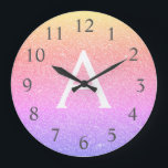 Name und Anfangsbuchstabe des Rainbow-Sparkle-Glit Große Wanduhr<br><div class="desc">Rainbow Pastel Gold,  Lila und rosa Ombre Sparkle Glitzer Monogram Name and Initial Serving Wall Clock. Die Wall-Uhr ist das ideale Geschenk für jemanden,  der Lieben funkeln und Glitzer.</div>