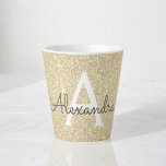 Name und Anfangsbuchstaben des Glitzer Milchtasse<br><div class="desc">Luxus Gold Sparkle Glitzer Girly Chic Monogram Name und Initial Latte Coffee oder Tee Tasse. Die mit Monogramm Tasse macht das perfekte Brautparty,  Junggeselinnen-Abschied,  Sweet 16 Geburtstag oder Weihnachtsgeschenk für jemanden,  der Rose Gold Liebe.</div>
