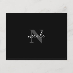 Name und Initiale Schwarz-Weiß Modern Minimalistis Postkarte