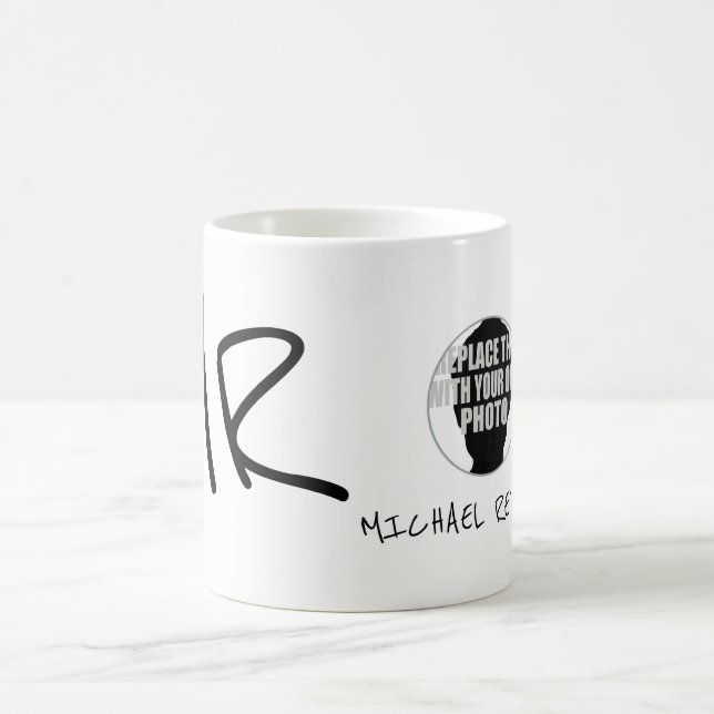 Name und Initialen mit Foto b/w Kaffeetasse (Mittel)