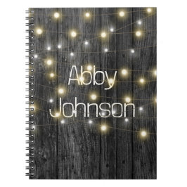 Name und Light String auf Black Wood Notizblock