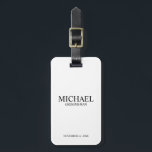 Name und Monogramm des modernen Personalisierten T Gepäckanhänger<br><div class="desc">Moderne Geschenke für Personalisierten Trauzeuge mit dem Namen,  dem Titel und dem Hochzeitsdatum des personalisierten Trauzeugen in schwarzem klassischem Serif-Schriftart auf weißem Hintergrund. Auch perfekt für Trauzeuge,  Vater der Braut und mehr.</div>