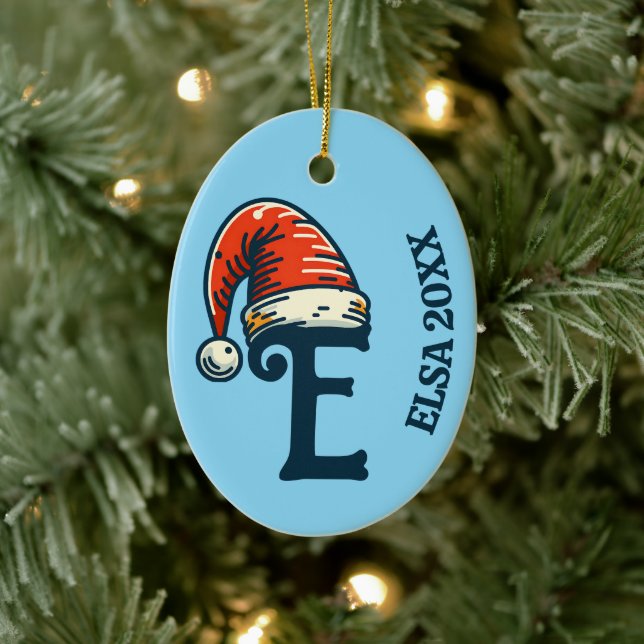 Name und Weihnachtsmannmütze des personalisierten  Keramik Ornament (Baum)