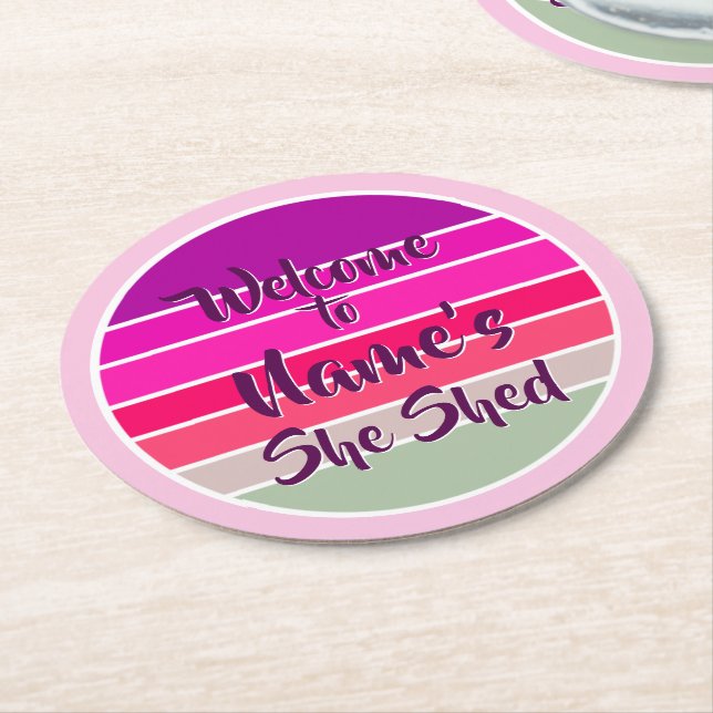 Name Willkommen hinzufügen Shed Pink Retro Sunset Runder Pappuntersetzer (Angewinkelt)
