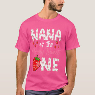 Nana der Berry Sweet eine Erdbeere erste Geburt T-Shirt