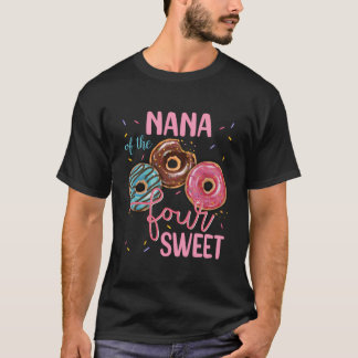 Nana von der süßen 4. Donut Geburtstagsparty T-Shirt