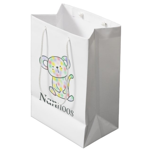 NANNOOS GIFT BAGS MITTLERE GESCHENKTÜTE (Vorderseite Schrägansicht)