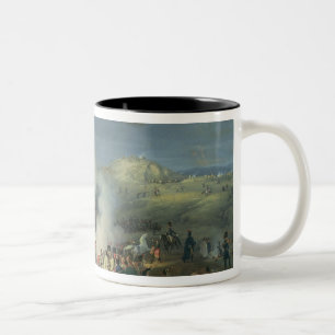 Napoleon, der ein Nachtlager besucht Zweifarbige Tasse