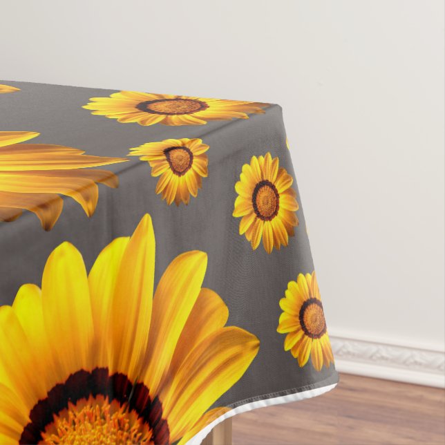 Nappe Belles fleurs jaunes sur arrière - plan gris (In Situ)