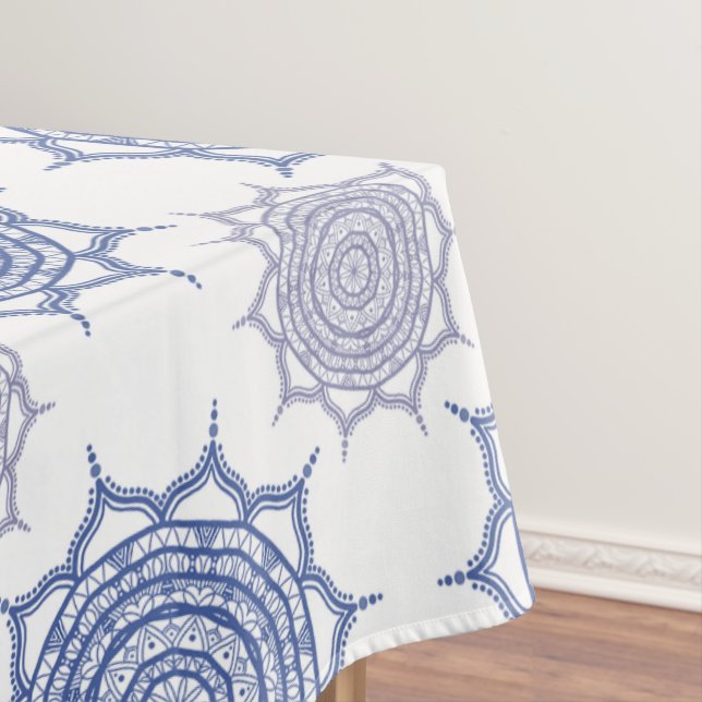 Nappe Bleu hivernal Boho tendance, Motif Mandala blanc Z (In Situ)