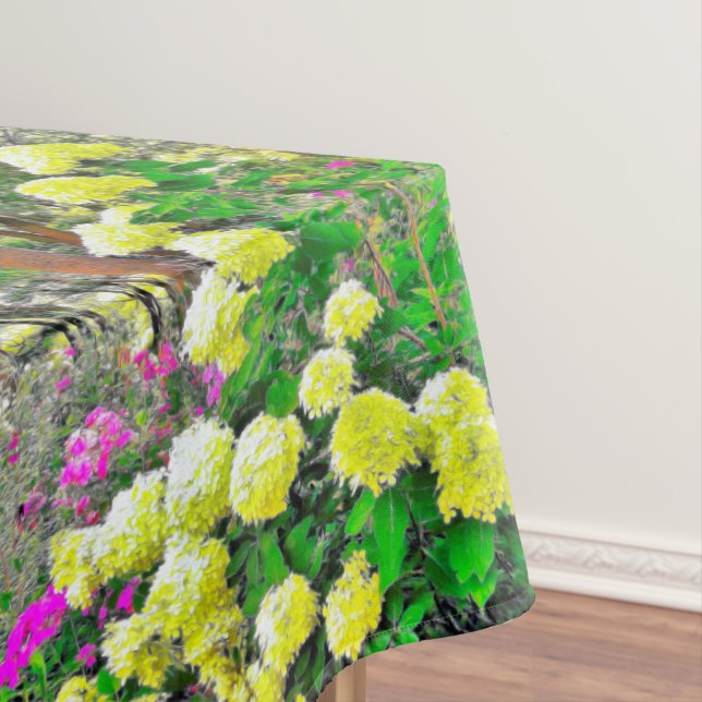 Nappe Chartreuse Vert Limelight Hydrangea Garden (In Situ)