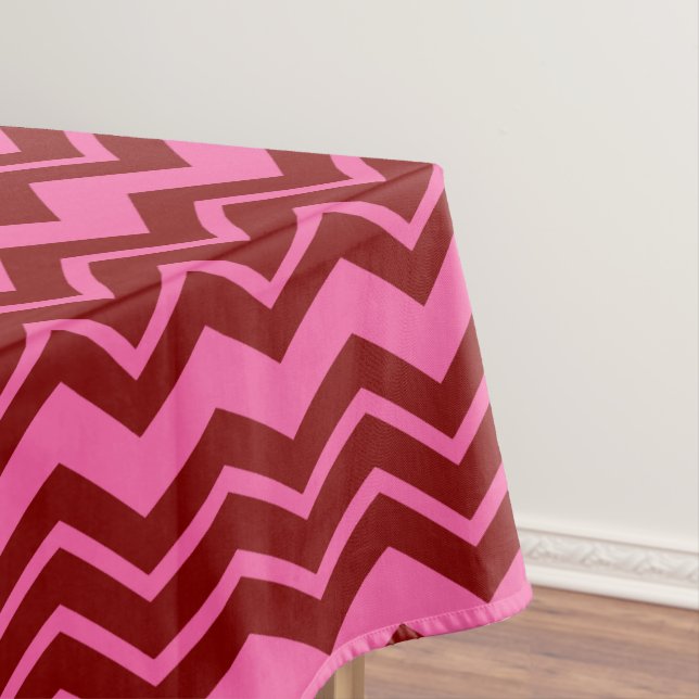Nappe Conception de chevron zigzag rose rouge bordeaux  (In Situ)