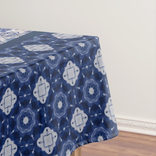 Nappe Élégant fleurs bleues chinoiserie toile monogramme (In Situ)