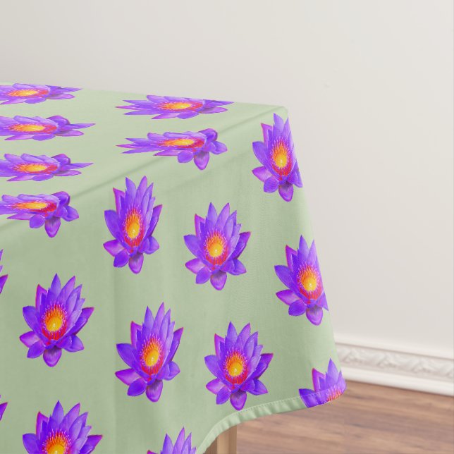 Nappe Fleurs de Lotus violettes sur Laurel Green (In Situ)