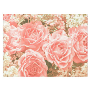 Nappe florale des beaux et élégants roses roses
