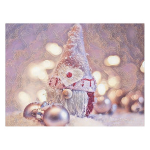 Nappe Gnome rose dans la peinture à l'aquarelle neige 