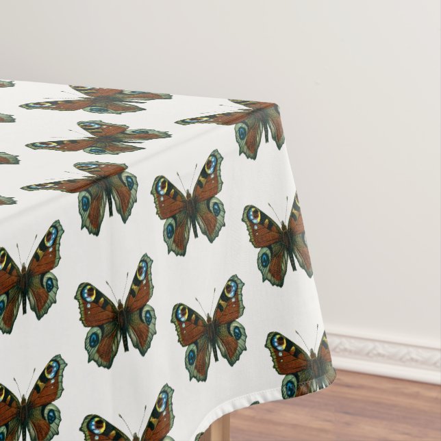 Nappe Inachis io - Le papillon paon européen (In Situ)