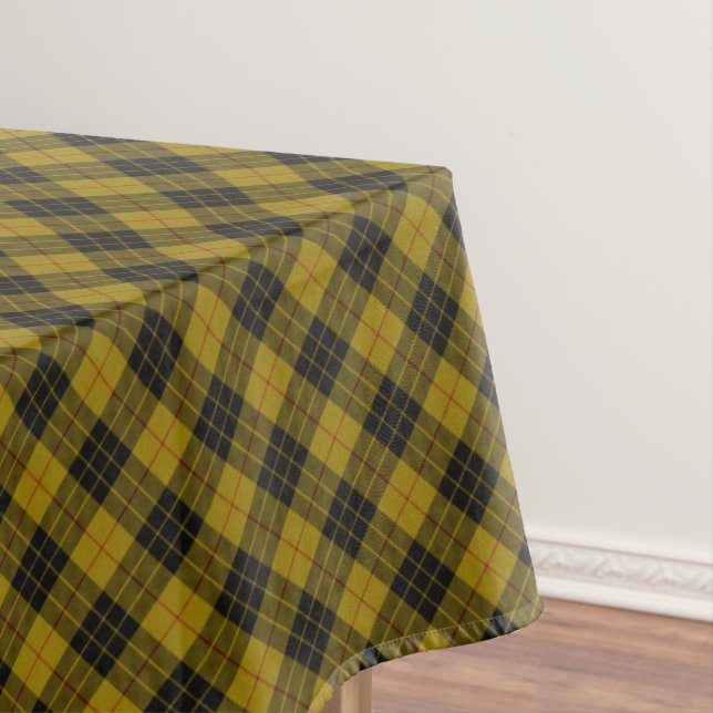 Nappe Plaque noire jaune tartan MacLeod (In Situ)