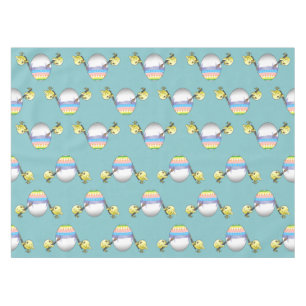 Nappe Poussins merveilleux peignent un œuf de Pâques col