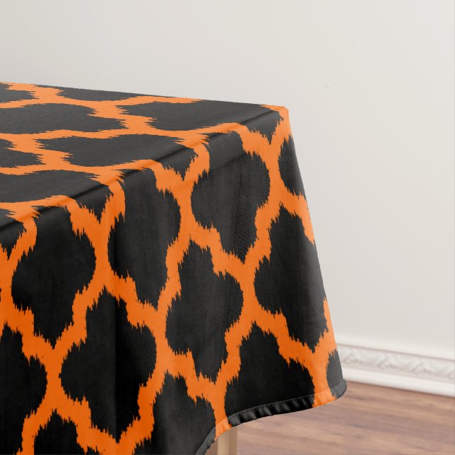 Nappe Quatrefol Marocain Orange Moderne Sur Noir (In Situ)