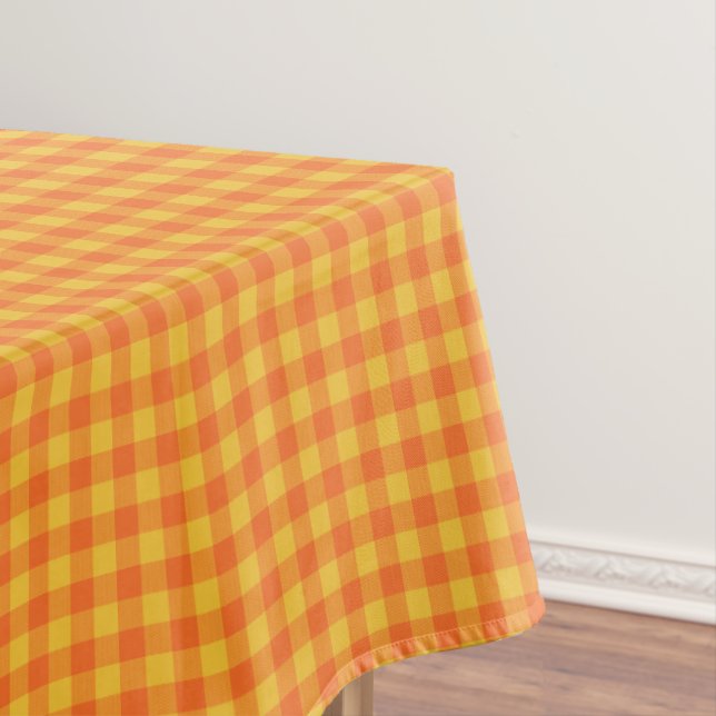 Nappe Retro Yellow Orange Gingham Picnic Table Decor (In Situ)
