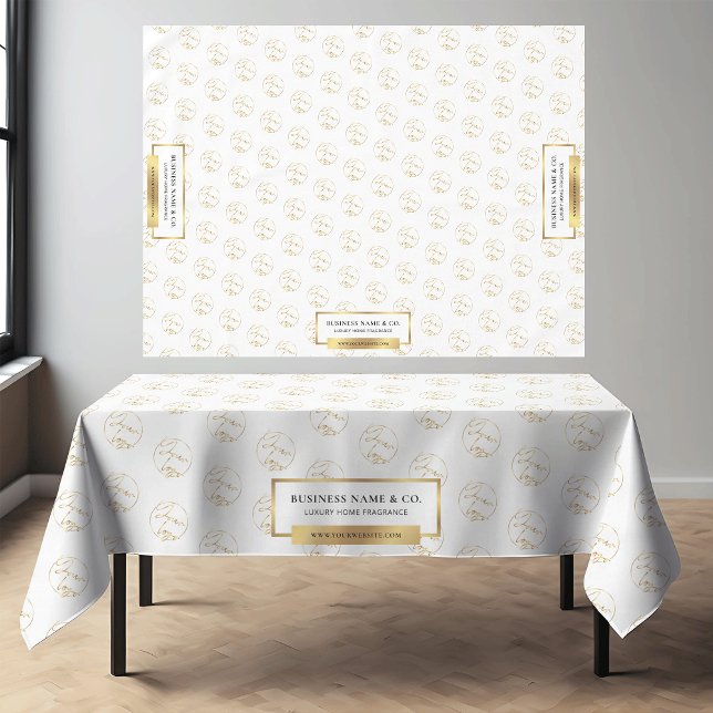 Nappe Spectacle moderne Gold Business Logo Motif Chic Cr (Elegant white and gold effects logo branded tablecloth for business *mockup bg is Ai generated*)