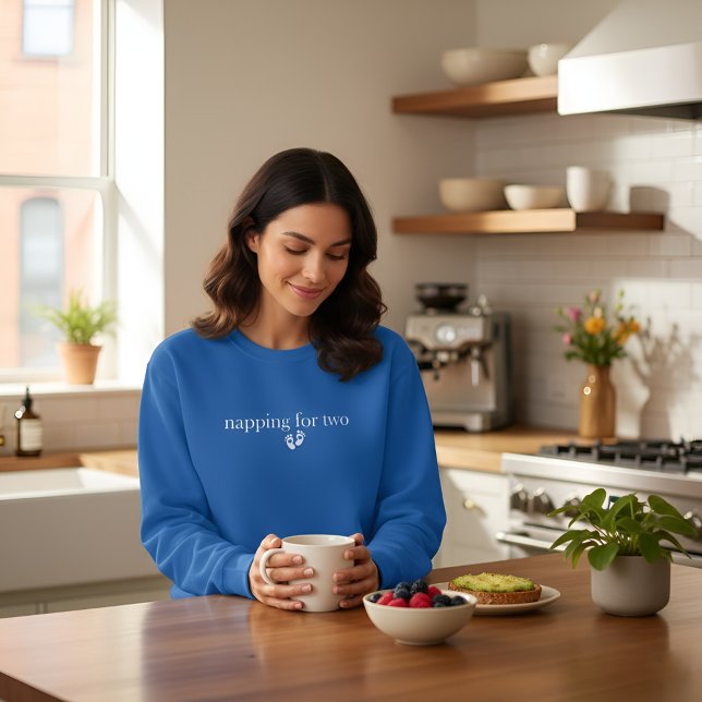 Napping for Two , Cute Pregnancy Reveal  Sweatshirt (Von Creator hochgeladen)