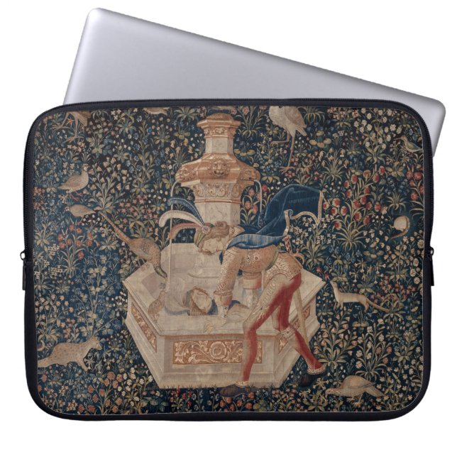 Narcissus at the Well, Medieval Tapestry Laptopschutzhülle (Vorderseite)