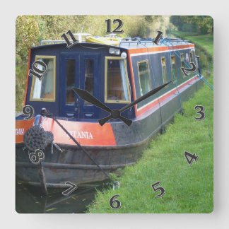 Narrowboat on British Inland Waterways System Quadratische Wanduhr