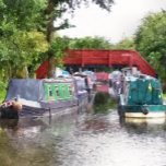 NARROWBOATS VERSILBERTE KETTE<br><div class="desc">Die im Vereinigten Königreich als Schmalboote bekannten Kanalboote wurden ursprünglich zur Beförderung von Gütern im ganzen Land eingesetzt. Sie werden heute hauptsächlich zur Freizeitgestaltung genutzt und ziehen Menschen aus aller Welt an, um unsere ländliche Umgebung zu genießen. Diese Boote sehen sehr hübsch mit ihren hellen Kabinen aus, die traditionell blau,...</div>