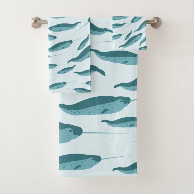 Narwhal dans le Motif de l'océan bleu (En situation)