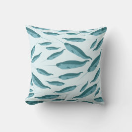 Narwhal im Muster des blauen Ozeans Kissen