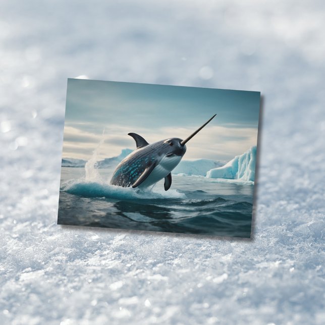 Narwhal springt aus dem Wasser Postkarte (Von Creator hochgeladen)