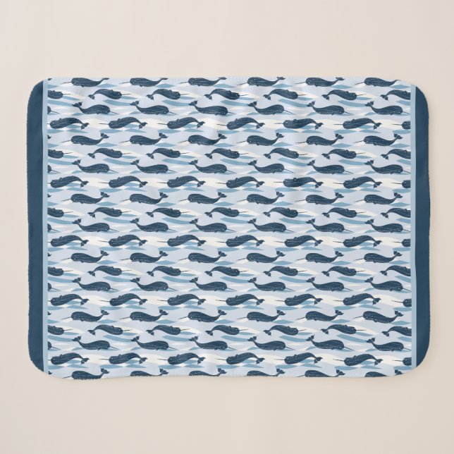 Narwhal Waves Allover Print Blue Sherpadecke (Vorderseite (Horizontal))
