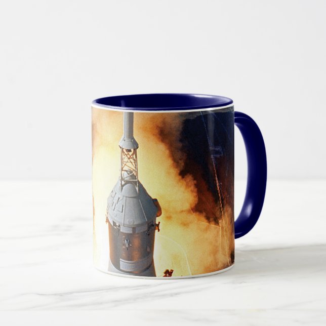 NASA Apollo 11 Moon Landing Rocket Launch Tasse (VorderseiteRechts)