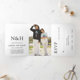 Natasha Foto Monogram Modern Wedding Dreifach Gefaltete Einladung