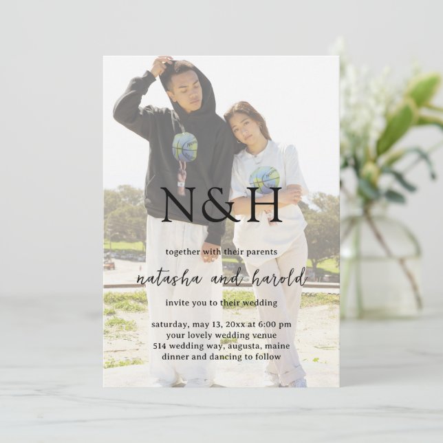 Natasha Foto Monogram Modern Wedding Einladung (Stehend Vorderseite)