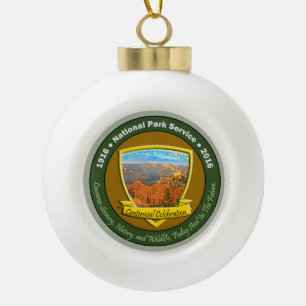 Nationalpark-hundertjähriges Weihnachtsgrand Keramik Kugel-Ornament