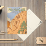 Nationalpark Pinnacles Vintag Postkarte<br><div class="desc">Pinnacles Vektorgrafik Design. Der Park ist ein amerikanischer Nationalpark,  der eine bergige Gegend östlich des Salinatals in Zentralkalifornien schützt.</div>