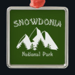 Nationalpark Snowdonia Ornament Aus Metall<br><div class="desc">An der Westküste Großbritanniens liegt der Snowdonia Nationalpark, der größte Nationalpark Wales mit dem höchsten Berg und dem größten natürlichen See Wales. Wandern, Radfahren, Camping, Paddeln, Angeln - Snowdonia hat alles!</div>