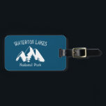 Nationalpark Waterton Lakes Gepäckanhänger<br><div class="desc">Der Waterton Seen Nationalpark liegt an der südlichen Alberta,  Kanada,  an der Grenze zum Glacier National Park von Montana. Es ist bekannt für seine Seekette,  einschließlich der Hoch- und Mittelwasserseen,  flankiert von den Rocky Mountains.</div>