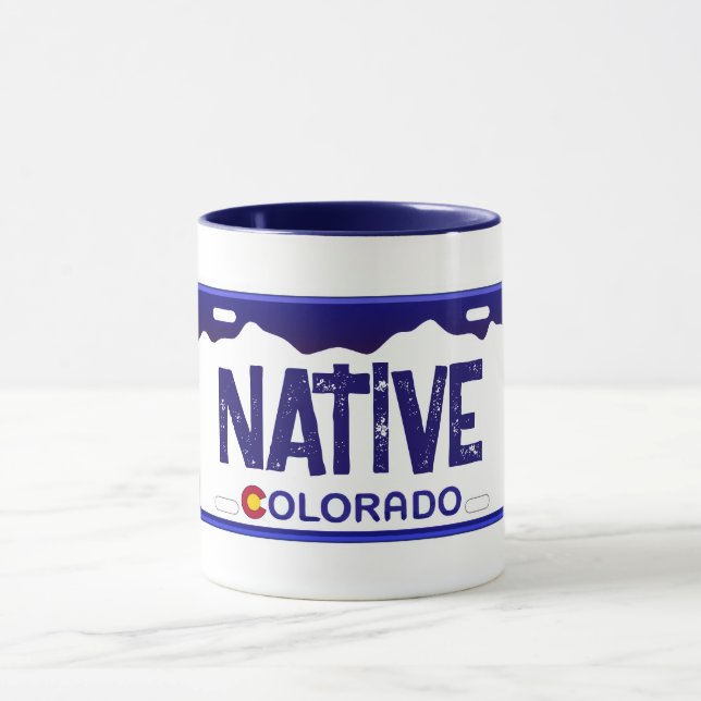 Native Colorado Blue Nummernschild Tasse (Zentrum)