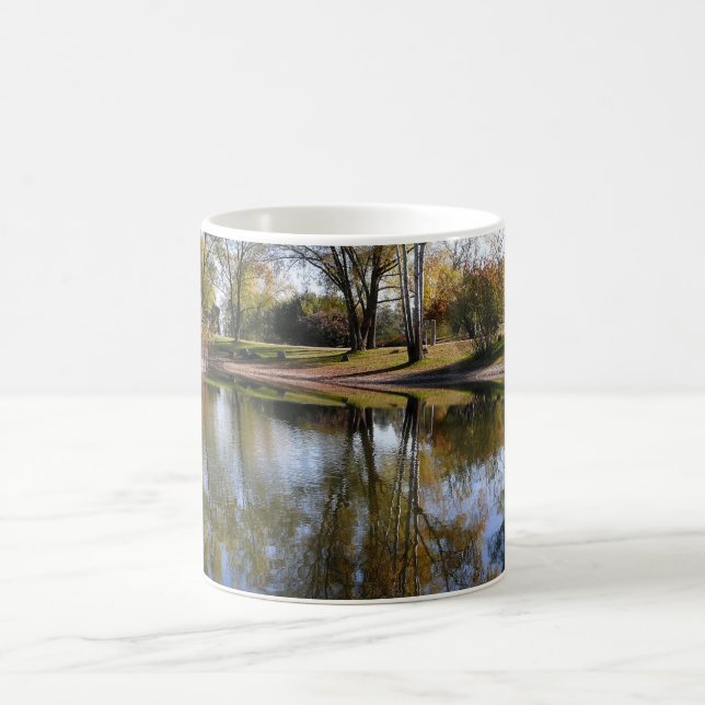 Natur Herbst Bäume Wasser Szene Kaffeetasse (Mittel)