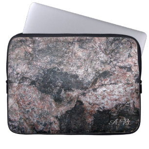 Natur-Pinkish Felsen-Beschaffenheit mit Initialen Laptopschutzhülle