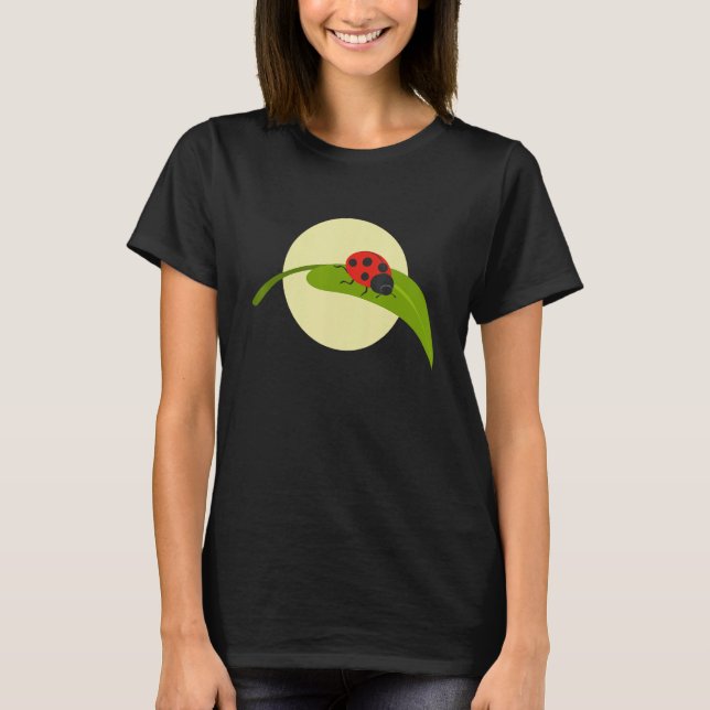 Nature Wildlife Flowers Gardening Ladybugs T-Shirt (Vorderseite)