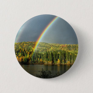 Naturhimmel-Wasserbäume des irischen Glücks des Button