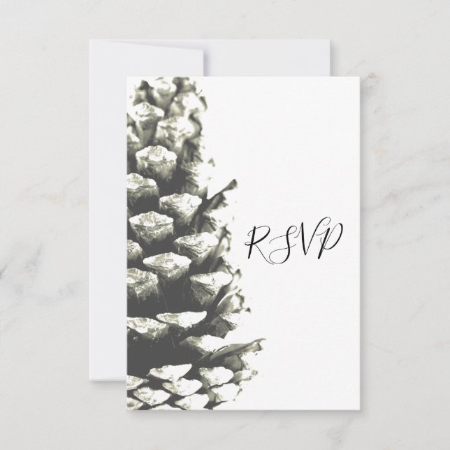 Naturkiefernkone auf der Hochzeit von Weißwald RSV RSVP Karte (Vorderseite)