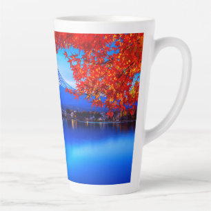 Naturlandschaft mit blauem Hintergrund-20230 Milchtasse