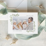Natürlich Freude | Elegantes Wasserfarben-Foto Feiertagskarte<br><div class="desc">Diese schlichte und elegante, naturlich inspirierte Ferienkarte besticht durch ihr beliebtes, horizontal oder landschaftlich orientiertes Foto, das an den Ecken mit hübschen hellblauen Wasserfarben geschmückt ist. Personalisieren Sie Ihre persönliche Begrüßung (mit "Joy to the World" gezeigt), das Jahr und Ihren Familiennamen in der modernen Schrift. Ein elegantes botanisches Design für...</div>
